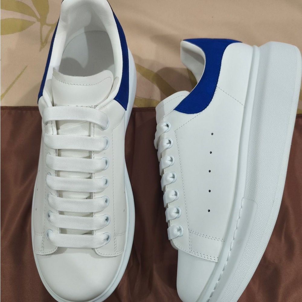 Alexander McQueen White Leather Sneakers with Blue Heel Tab - Picture 4 of 8